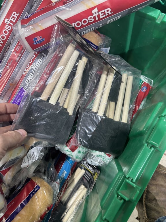 Tote of paint roller heads - Image 4