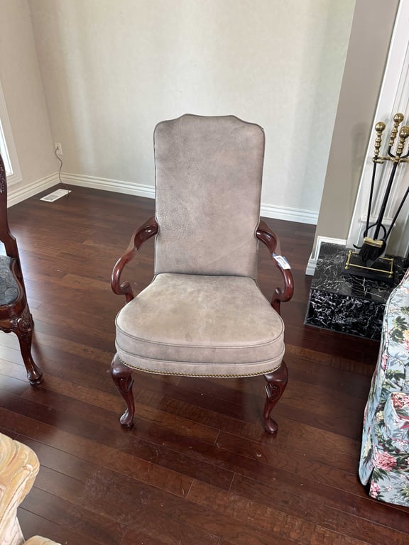 Highback Cushioned Chair