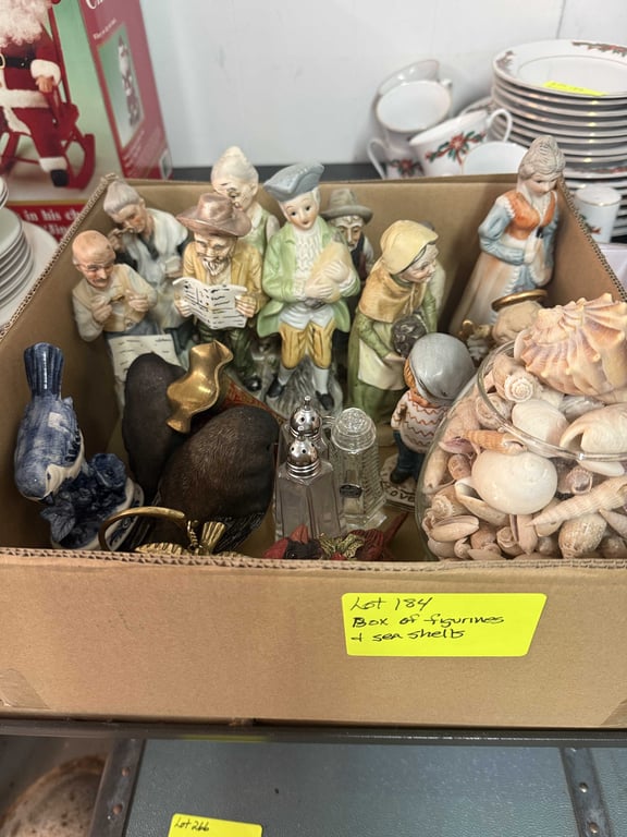 BOX OF FIGURINES & SEASHELLS