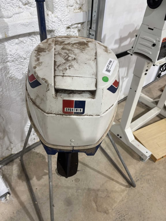 Evinrude sportwin 9.5 hp motor - Image 2