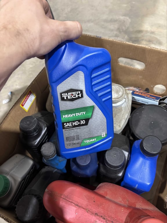 Box of misc oil - Image 3