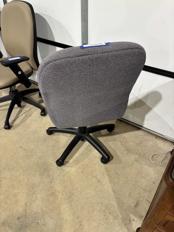 Office Chair - Image 3