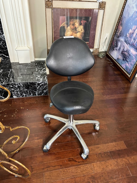 Small Roll Around Chair