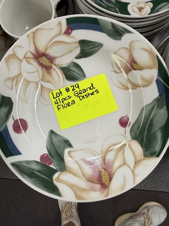47 PCS GRAND FLORA DISHES - Image 2