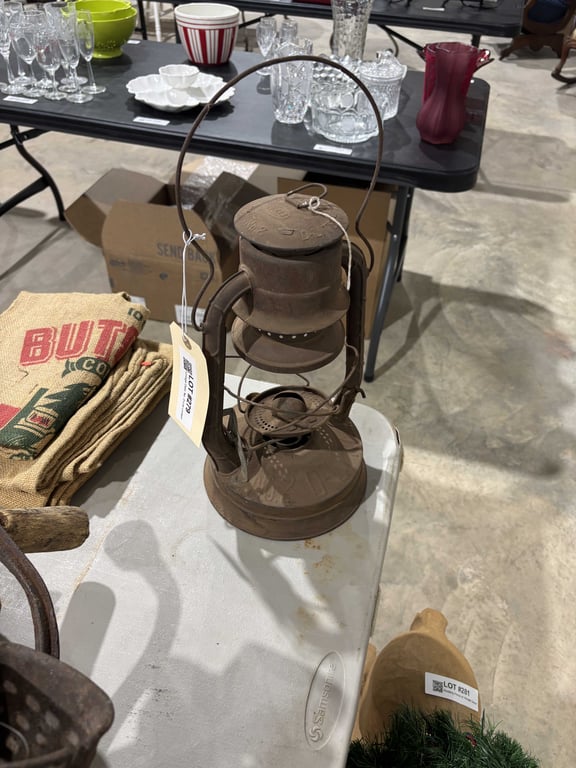 Vintage Dietz No. D-Lite Lantern 