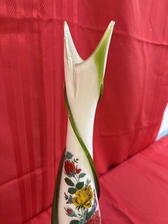 VTG MURANO ART GLASS VASE (HAS CHIP)