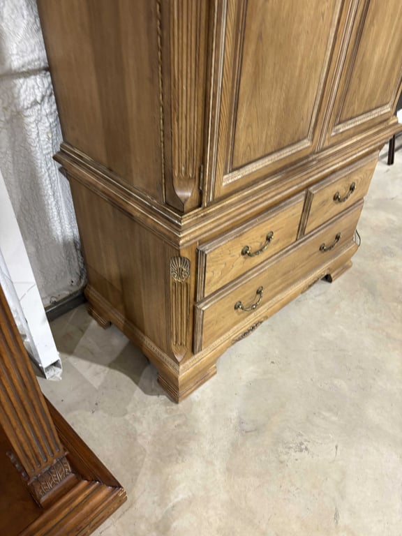 Lexington Queen French Country Style Armoire - Image 5
