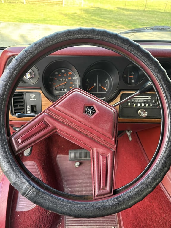 1985 Dodge Ram Wagon - Image 16