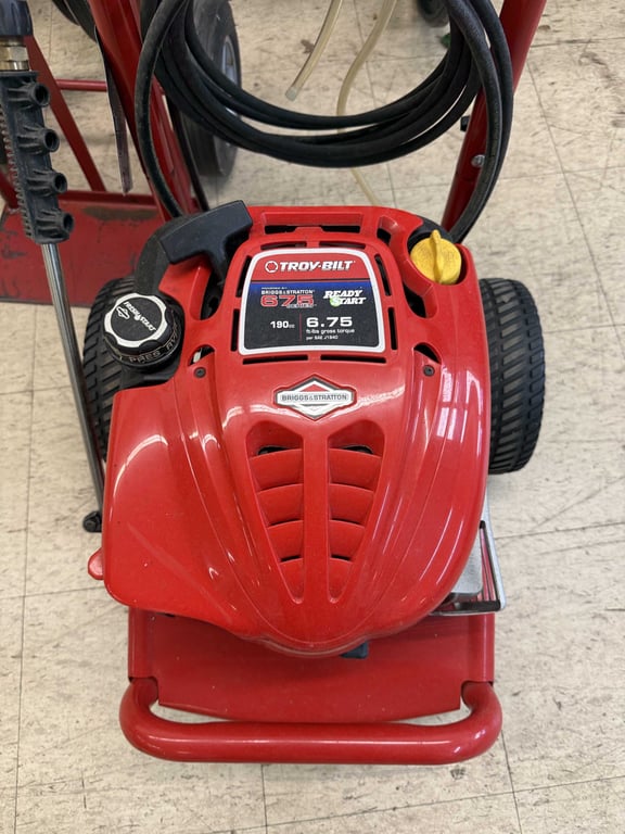 TROY BILT 2550 PSI GAS PRESSURE WASHER - Image 3