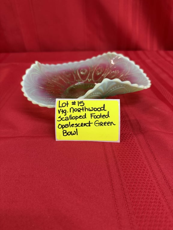 VTG NORTHWOOD SCALLOPED FOOTED OPALESCENT GREEN BOWL