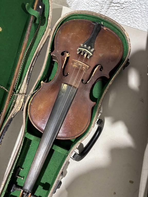 Vintage Fiddle and Black Case - Image 3