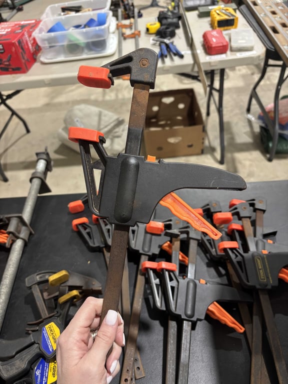 9 Clamps - Image 2