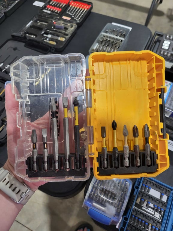 Misc screwdriver bits and drill bits - Image 3