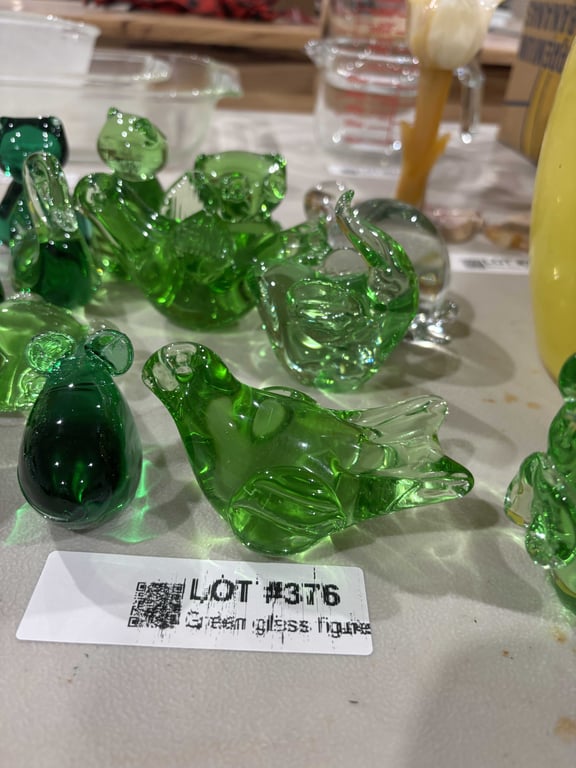 Green glass figures - Image 4
