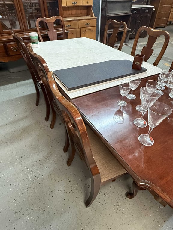 AMERICAN DREW QUEEN ANNE STYLE CHERRY DINING ROOM SUITE - Image 5