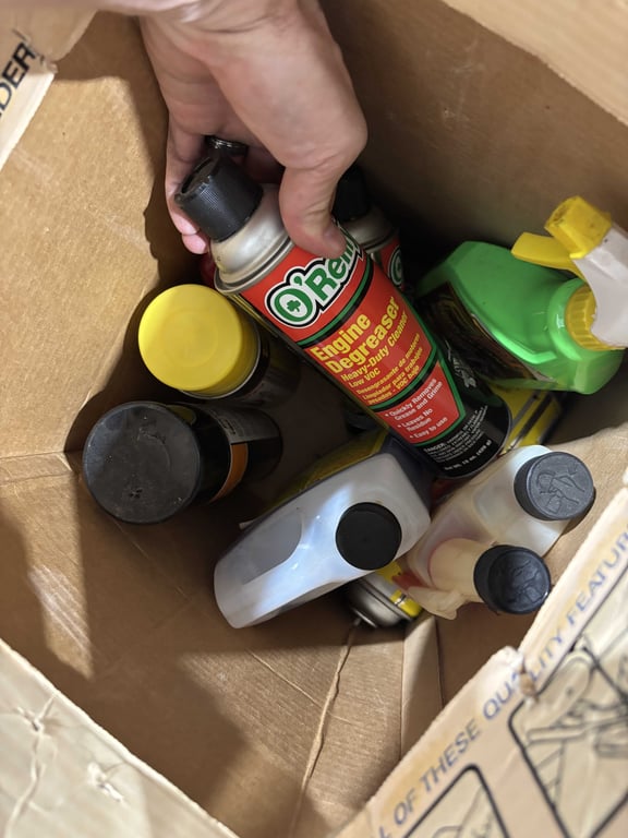 Box misc wash & wax, staybil, degreaser, etc - Image 4
