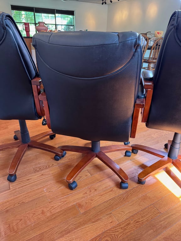 4 leather rolling chairs - Image 8