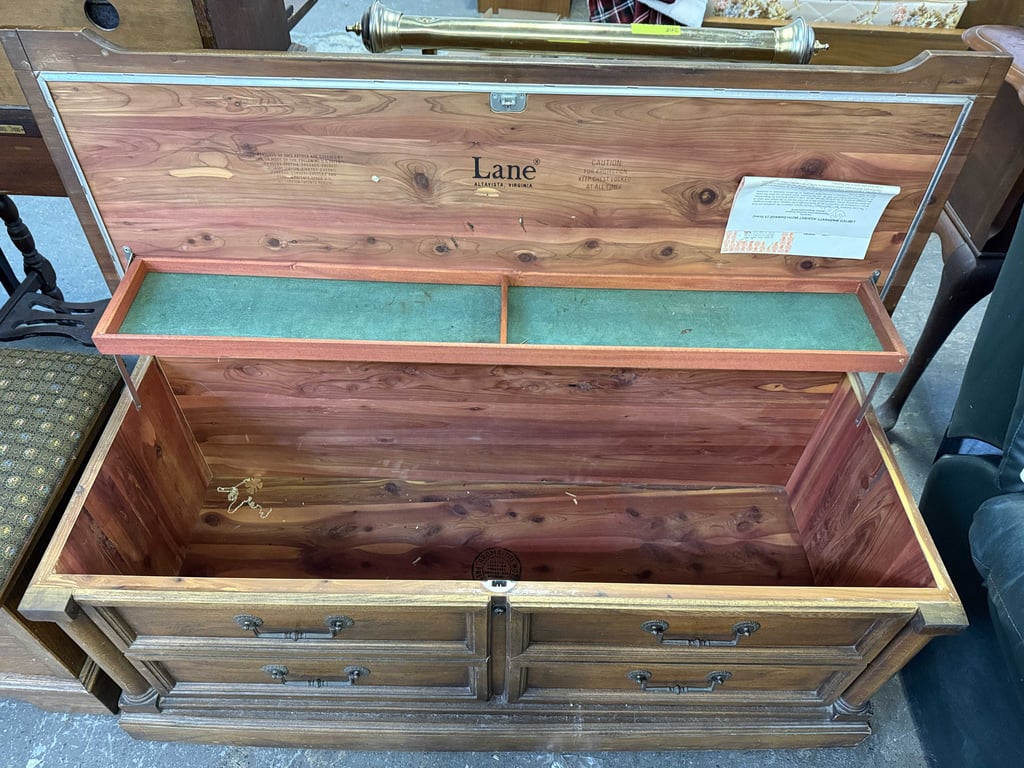 LANE CEDAR CHEST - Image 2