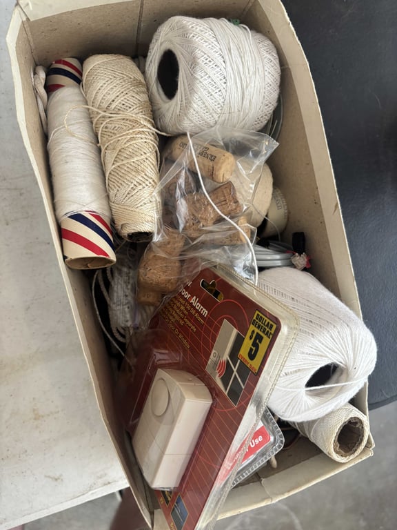 Box misc string, corks, etc - Image 2