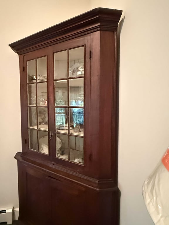 ANT. CHIPPENDALE STYLE CORNER CABINET - Image 2
