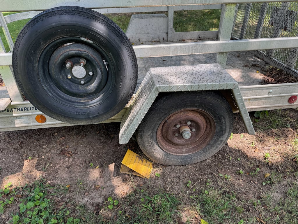 Featherlite aluminum trailer - Image 9