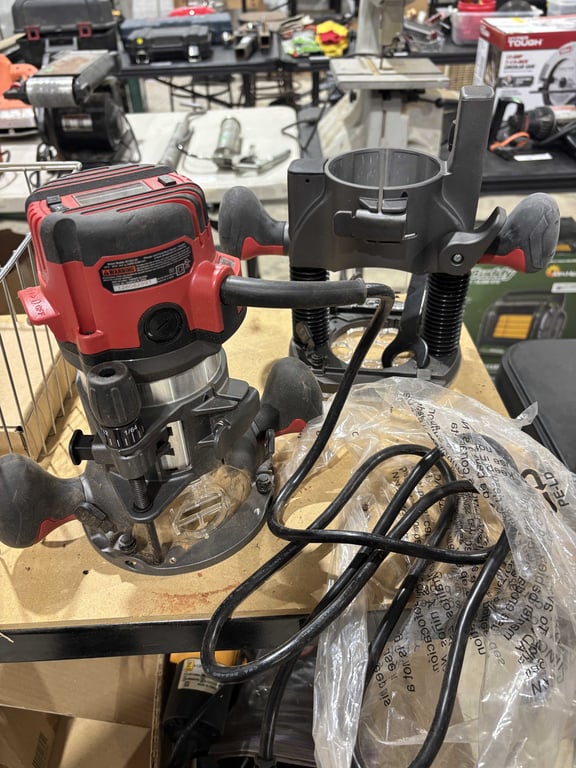 Skil Plunge & Fixed Base Router - Image 2