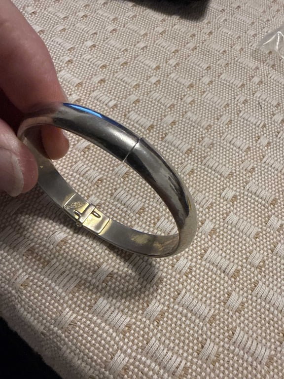 Whiting and Davis Bangle Bracelet - Image 3
