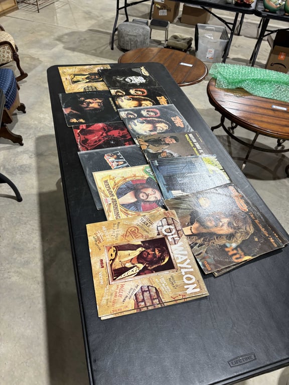 16 Waylon Jennings Albums