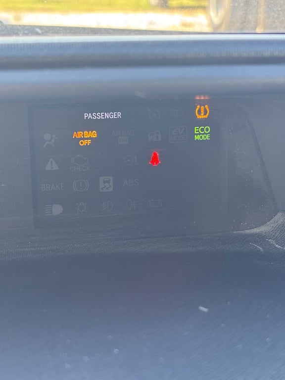 2012 Toyota Prius C - Image 20