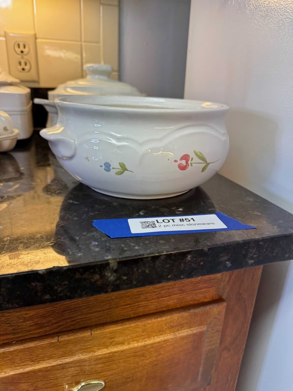 2 pc misc stoneware  - Image 9