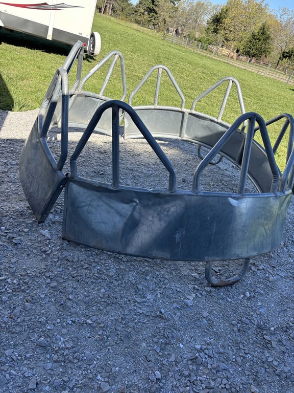 Hay Ring - Image 3