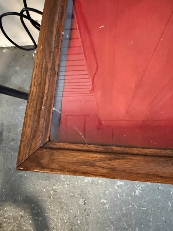 DISPLAY TABLE (GLASS IS CRACKED) - Image 2