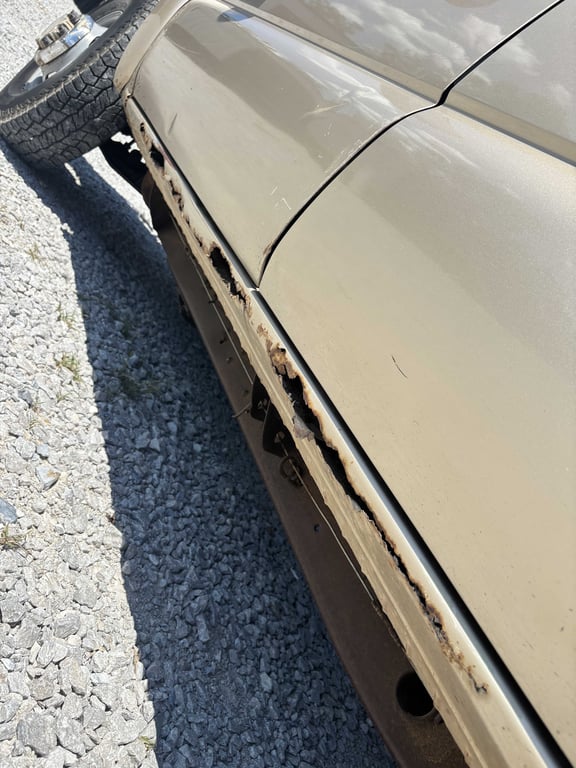 2004 Chevy 3500 4WD - Image 22