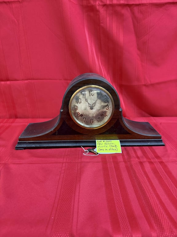 NEW HAVEN MANTLE CLOCK W/KEY