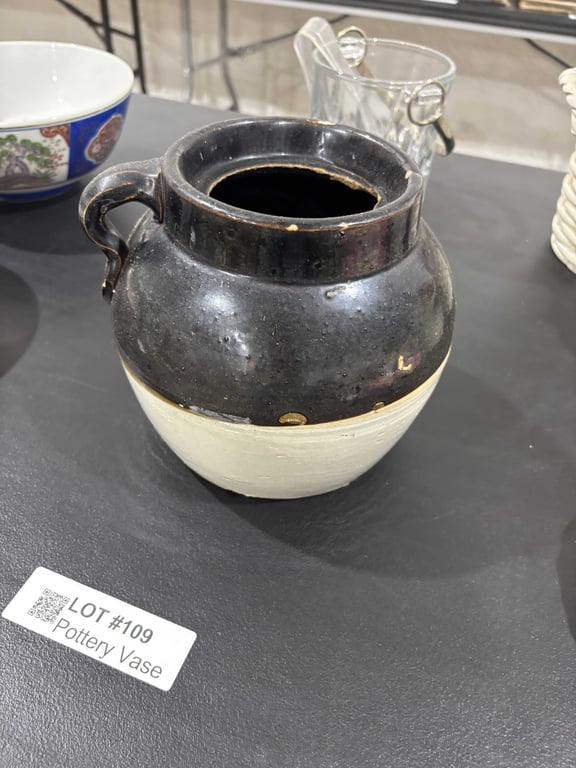 Pottery Vase - Image 2