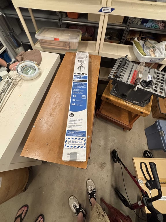 10 flourescent bulbs (48")