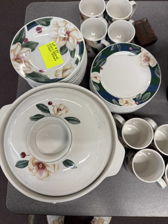 47 PCS GRAND FLORA DISHES