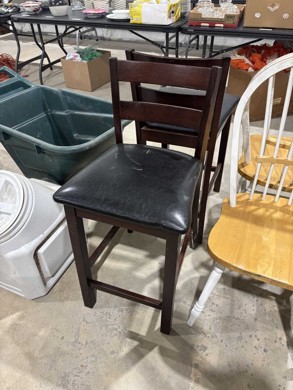 2 Barstools
