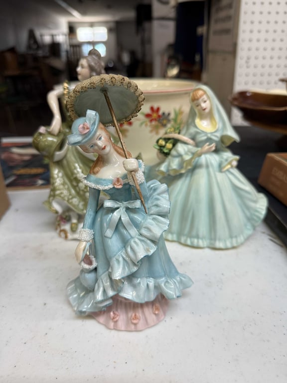 3 PORCELAIN VICTORIAN DOLLS