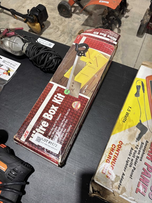 ACE mitre box and saw - Image 2