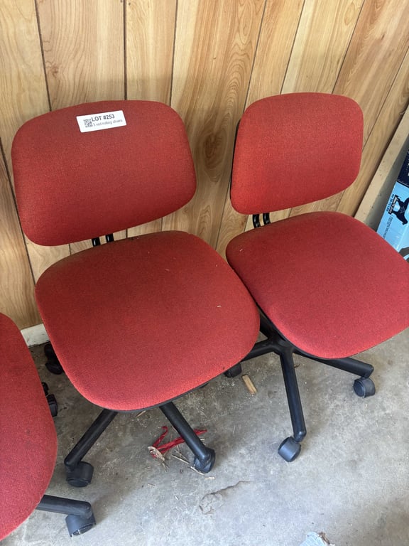 3 red rolling chairs - Image 3