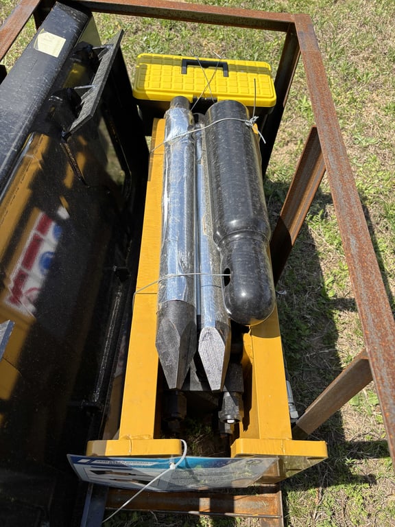 Skid Steer Hydraulic Hammer - Image 4