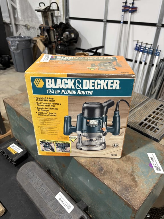 Black & Decker Plunge Router