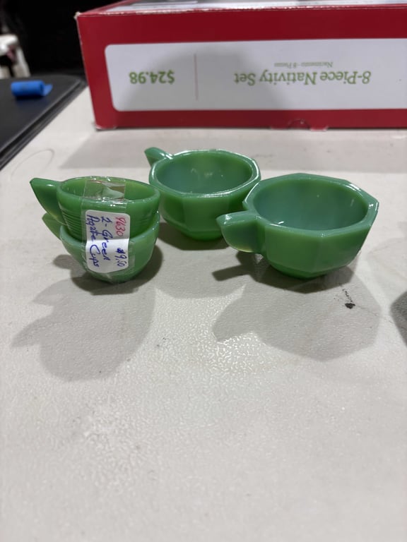 5 Small Green Dishes - Image 2