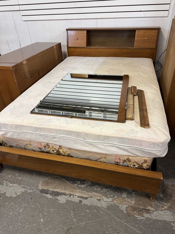 3 PC FULL SIZE DANISH MID-CENTURY TEAK WOOD BEDROOM SUITE