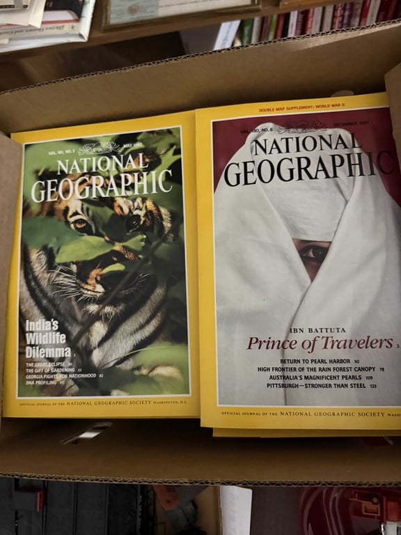 4 BOXES OF OLD NATIONAL GEOGRAPHIC - Image 2
