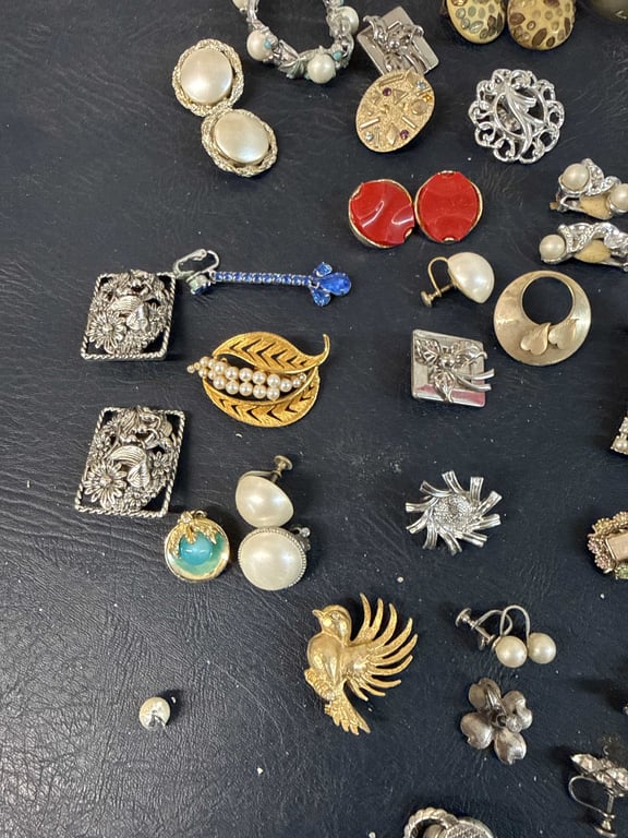 Costume Jewelry - Image 2
