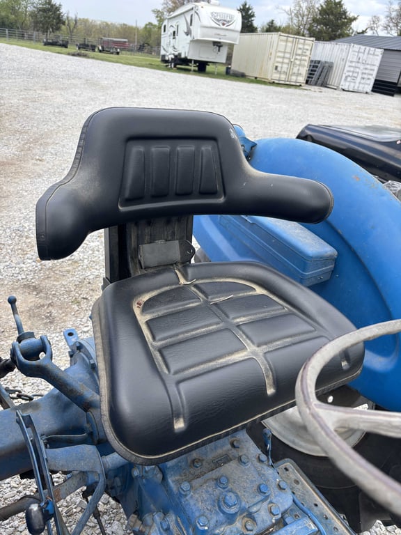 Ford 3000 Diesel - Image 14