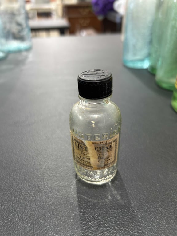 Misc glass bottles - Image 6