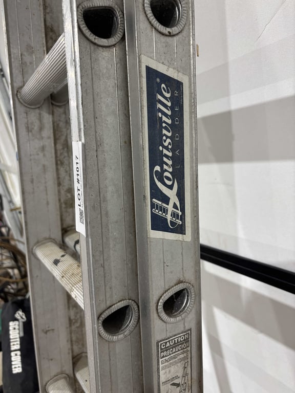 Louisville 16' extension ladder - Image 4